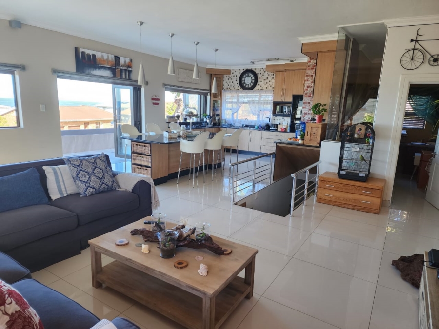 3 Bedroom Property for Sale in Winterstrand Eastern Cape